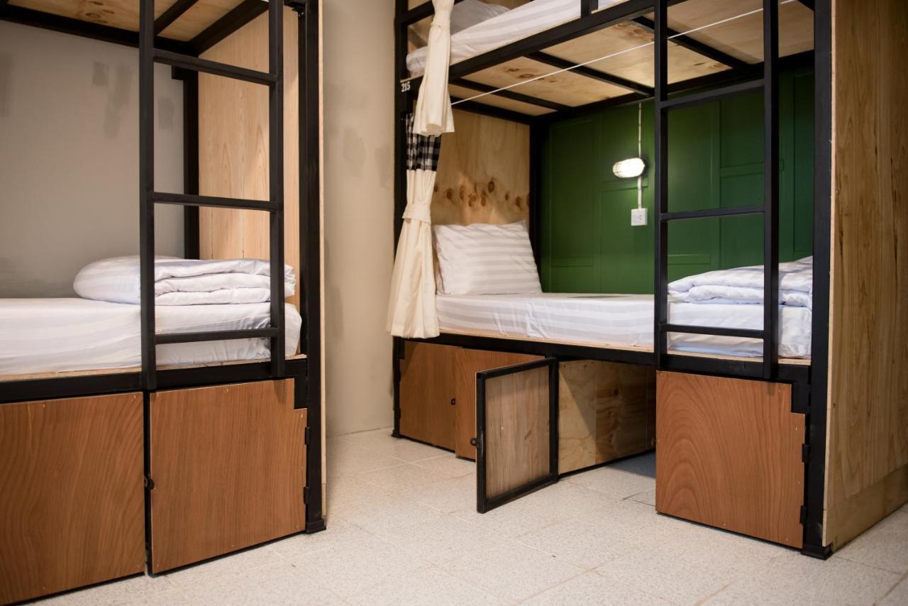 The Neighbors Hostel (Adults Only) Phuket Eksteriør bilde
