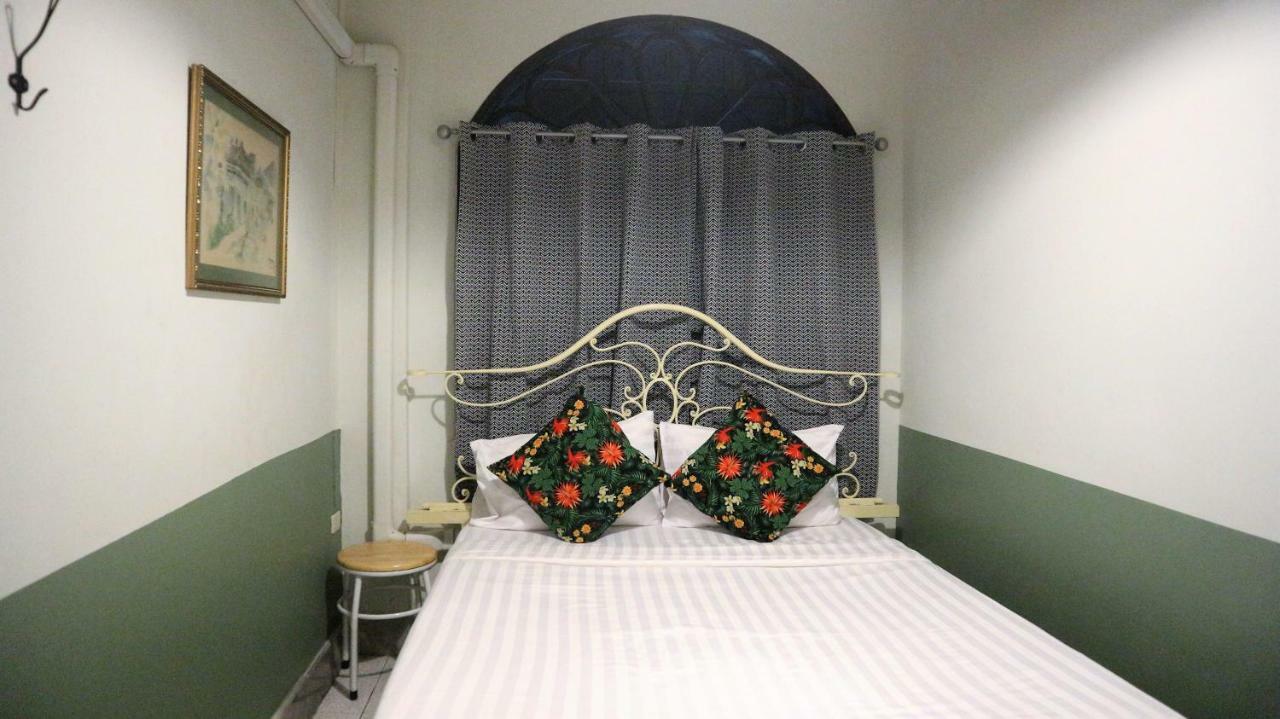 The Neighbors Hostel (Adults Only) Phuket Eksteriør bilde